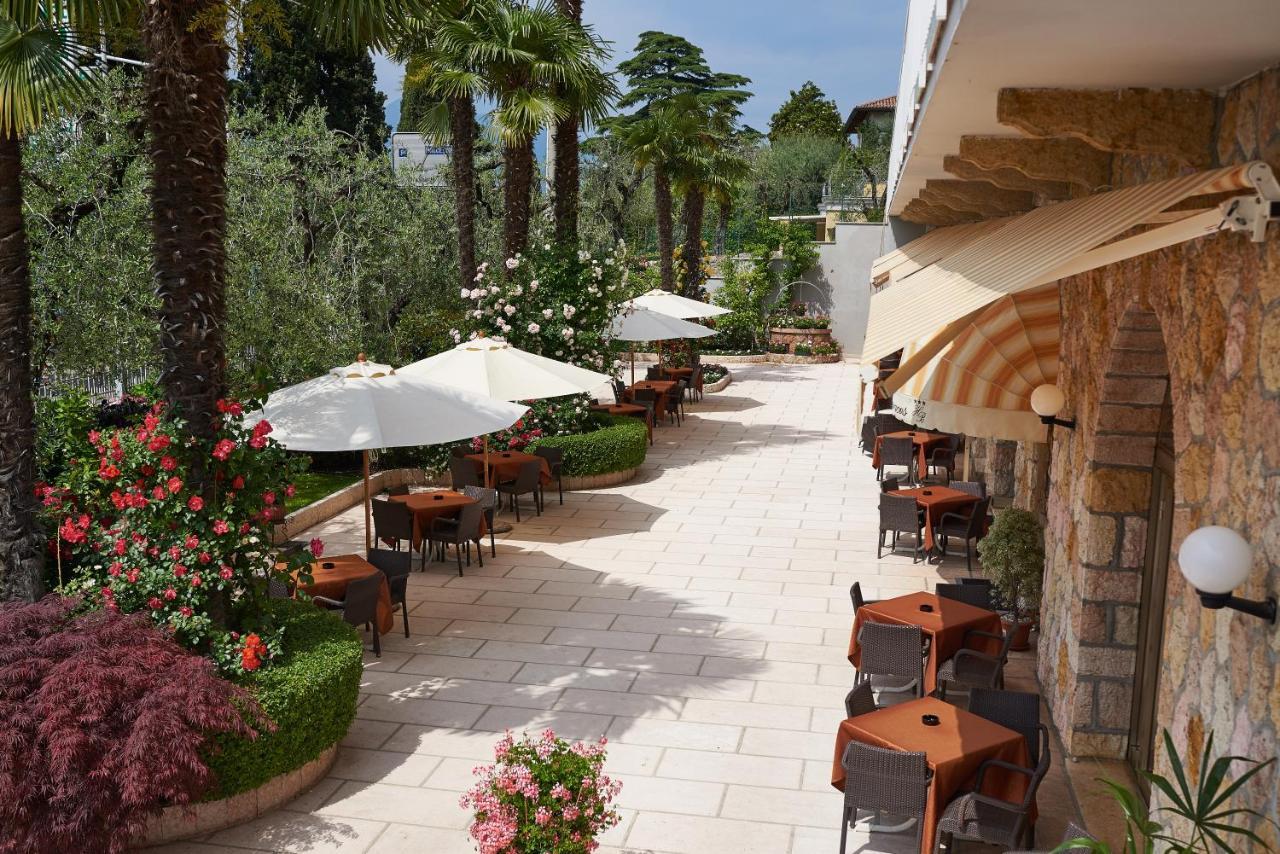 Hotel Benacus Torri Del Benaco Ngoại thất bức ảnh