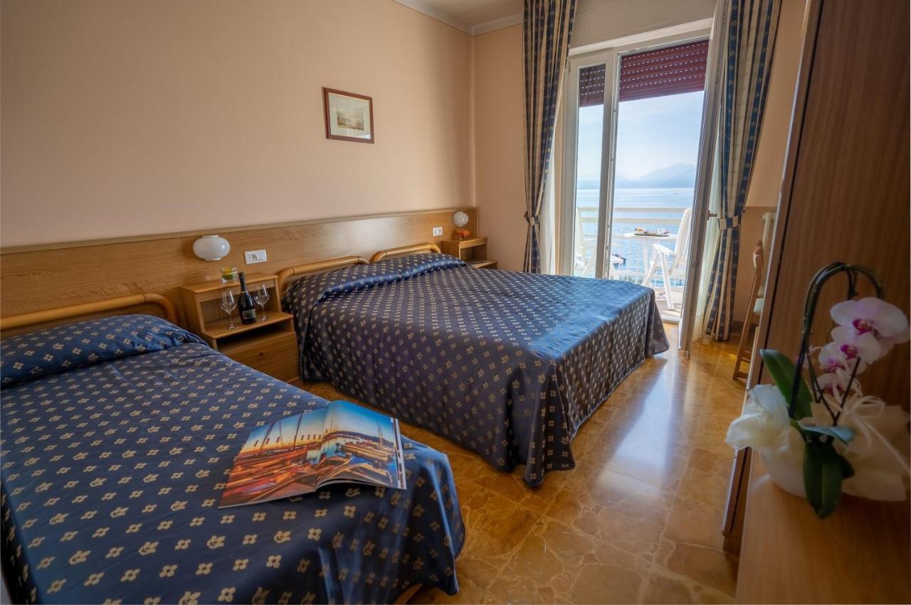 Hotel Benacus Torri Del Benaco Ngoại thất bức ảnh