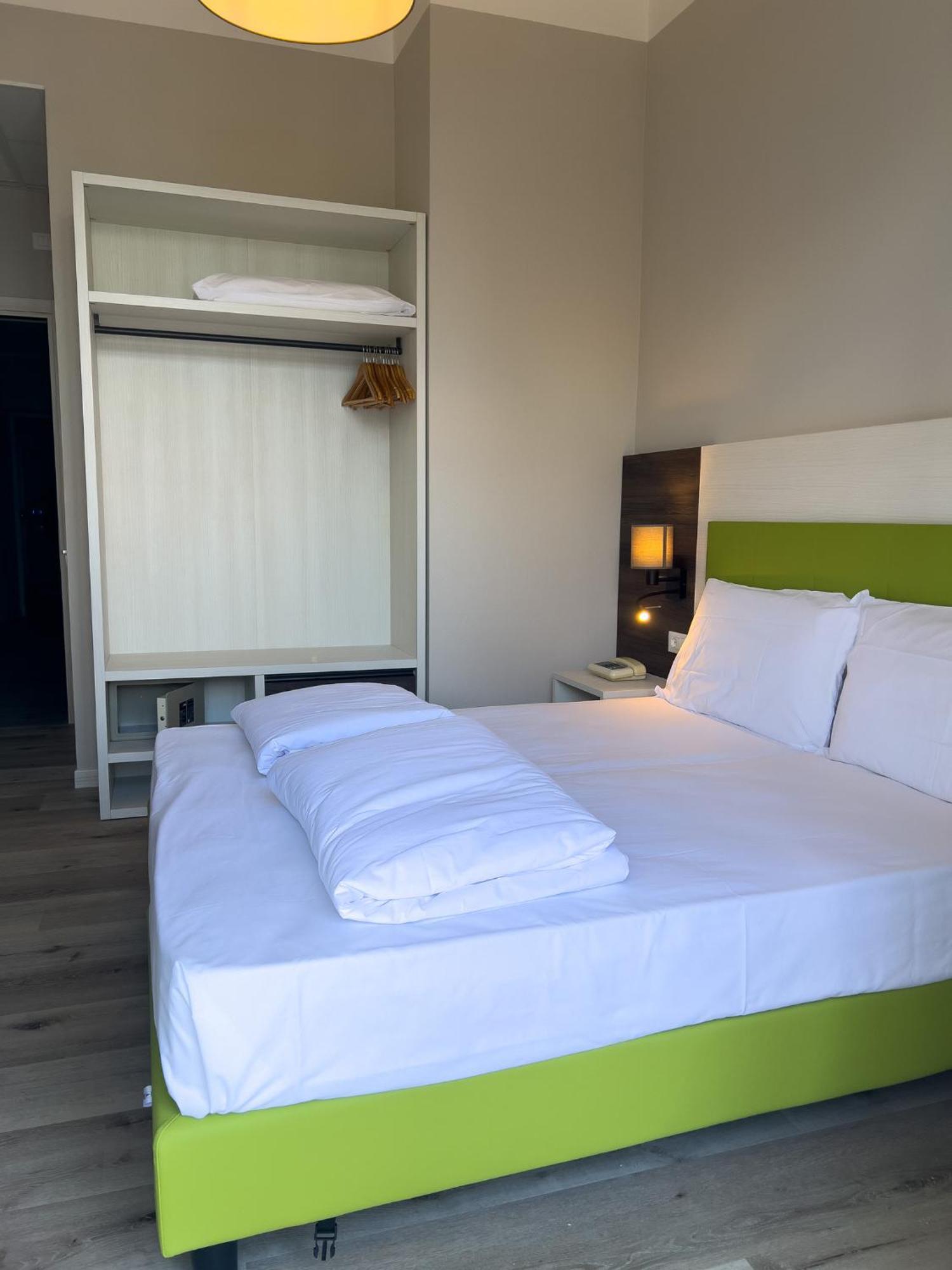 Hotel Benacus Torri Del Benaco Ngoại thất bức ảnh
