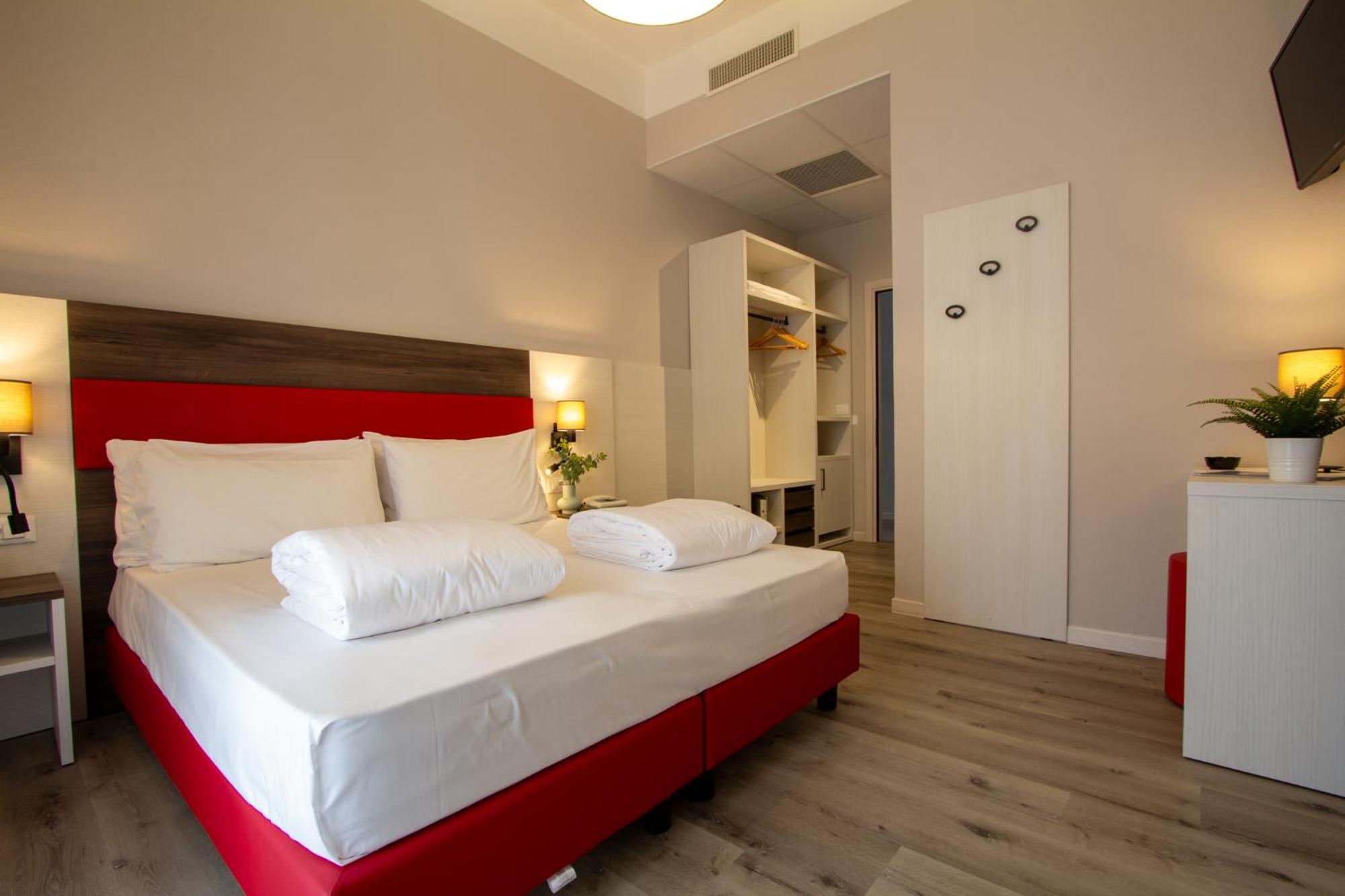 Hotel Benacus Torri Del Benaco Ngoại thất bức ảnh