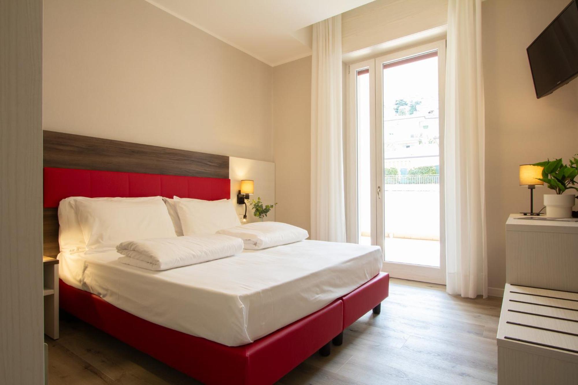 Hotel Benacus Torri Del Benaco Ngoại thất bức ảnh