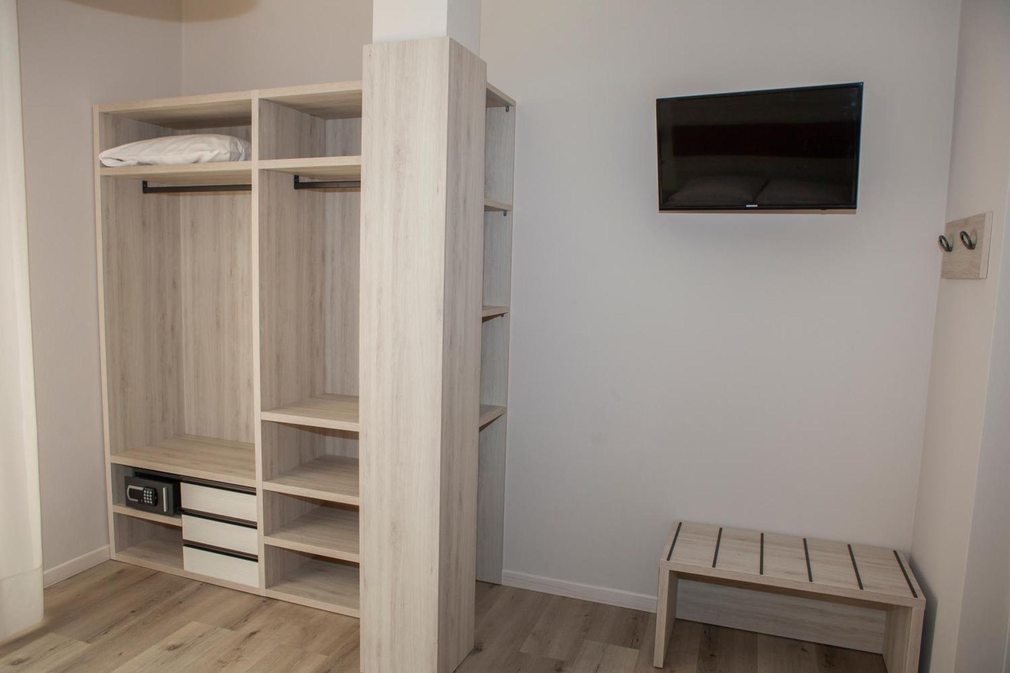 Hotel Benacus Torri Del Benaco Ngoại thất bức ảnh